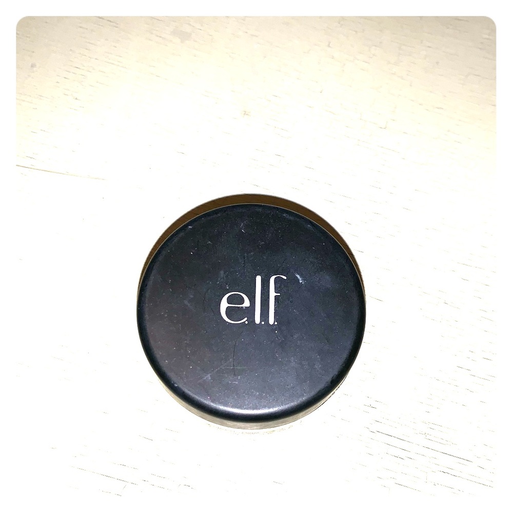 A powder foundation